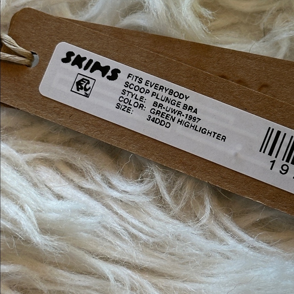 NWT Skims Fits Everybody Scoop Plunge Bra 34DDD 
Green Highlighter - Picture 6 of 9